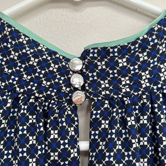 Ladies blue sleeveless blouse with sharp geometric pattern- size small - Picture 3 of 5